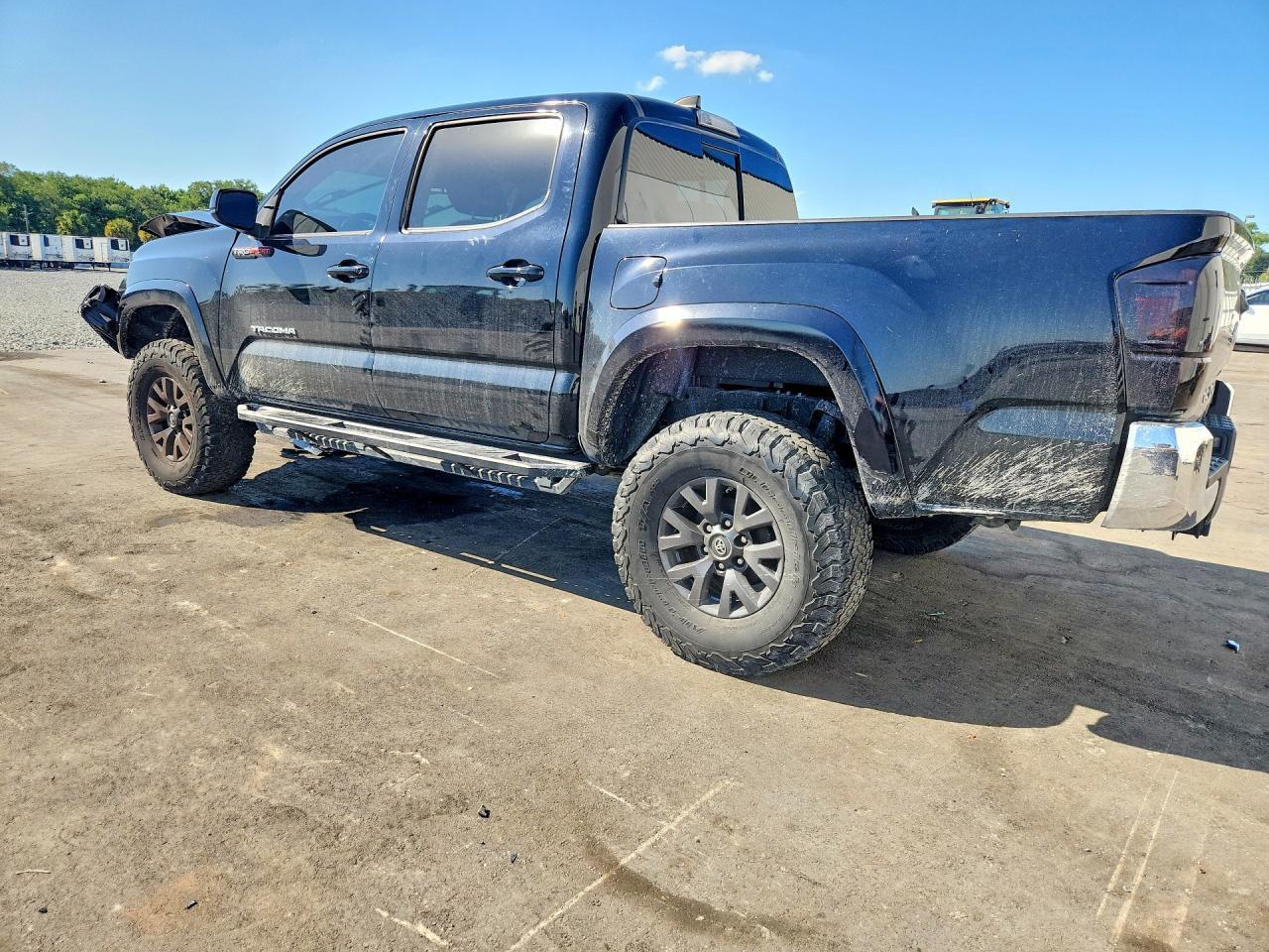 2020 Toyota Tacoma Sr5 V6 - Image 2