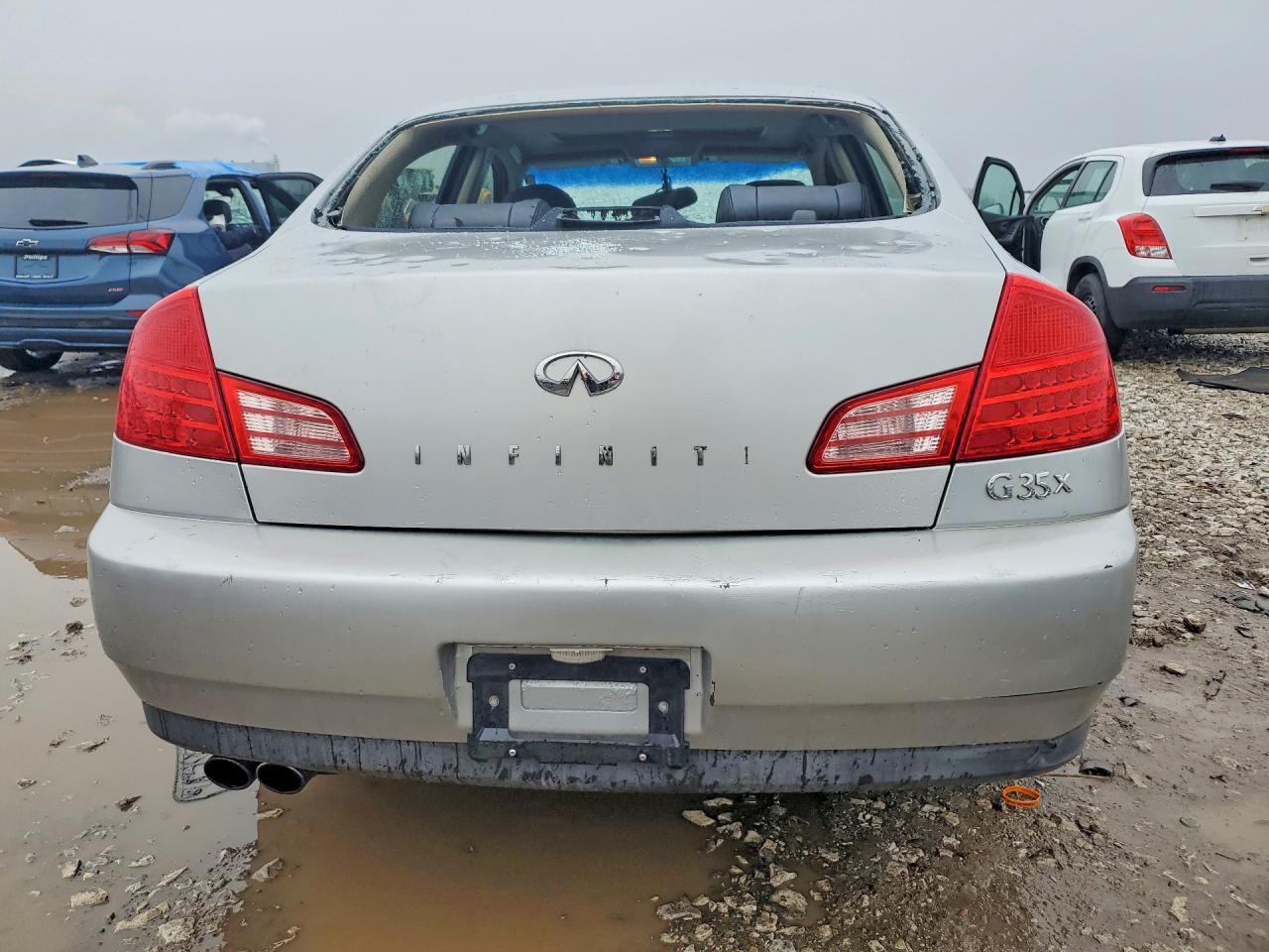 2004 Infiniti G35 Base - Фото 6