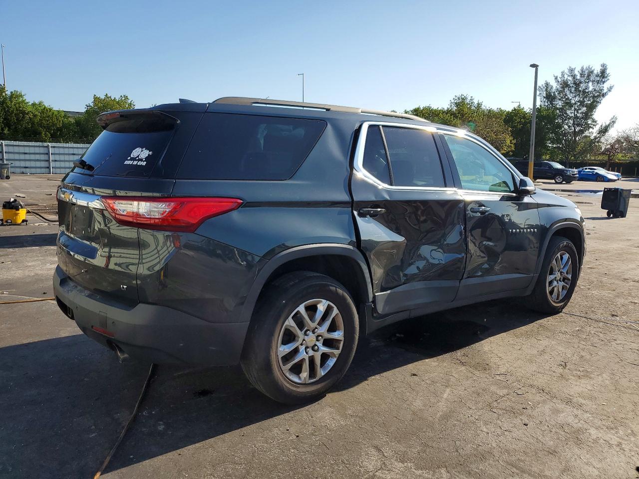 2020 Chevrolet Traverse Lt - Image 3
