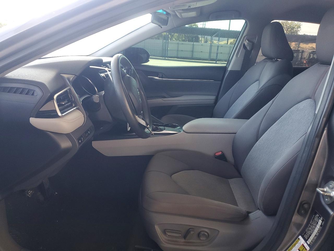 2018 Toyota Camry Le - Image 7
