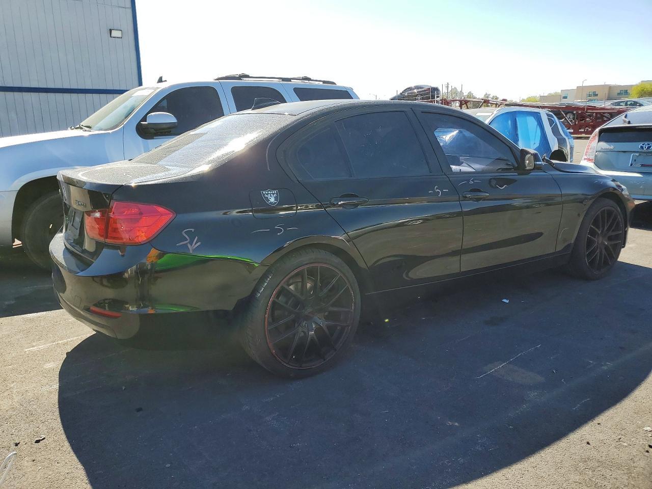 2015 BMW 320 I xDrive - Фото 3