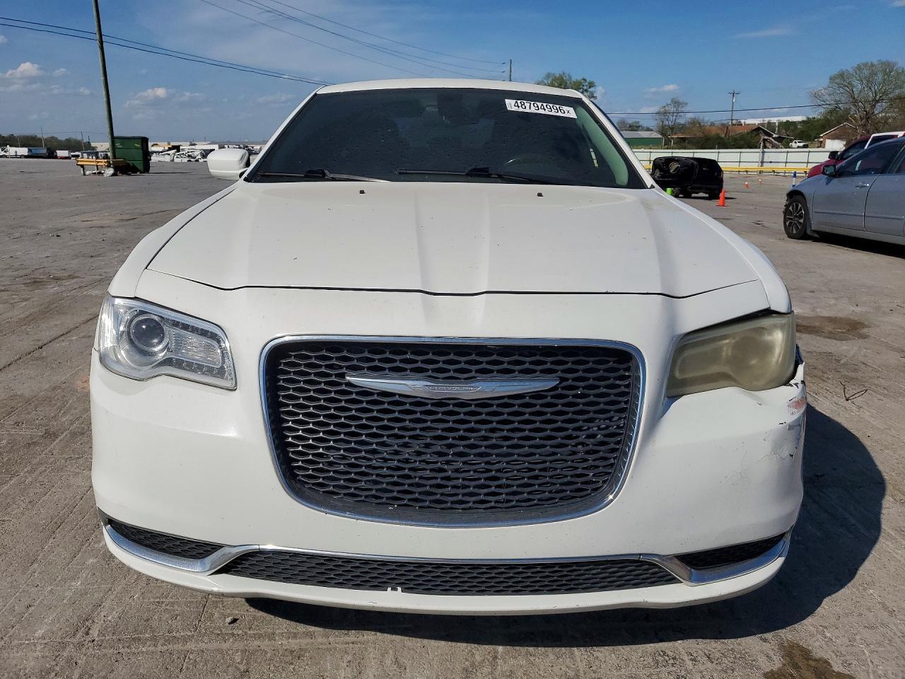 2016 Chrysler 300 Limited - Image 5