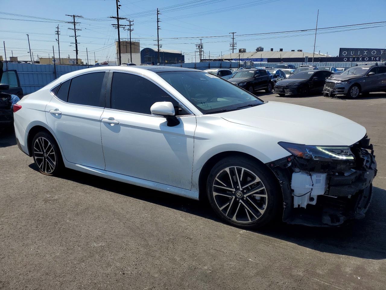 2025 Toyota Camry Xle - Фото 4