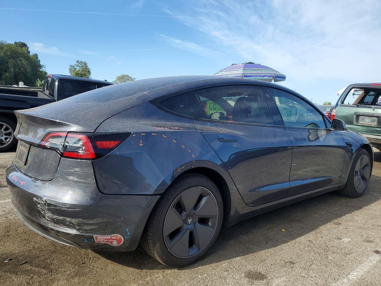 2023 Tesla Model 3 - Фото 3