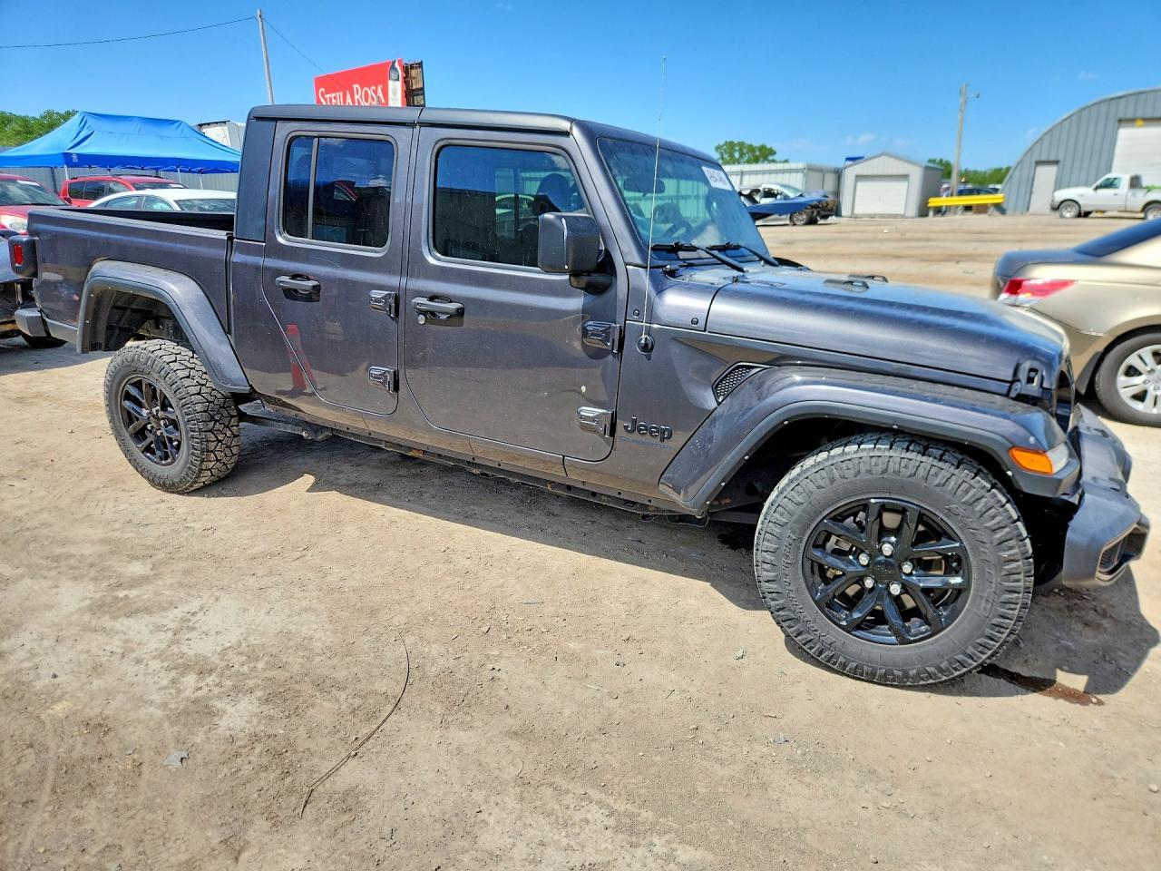2022 Jeep Gladiator Sport - Image 4