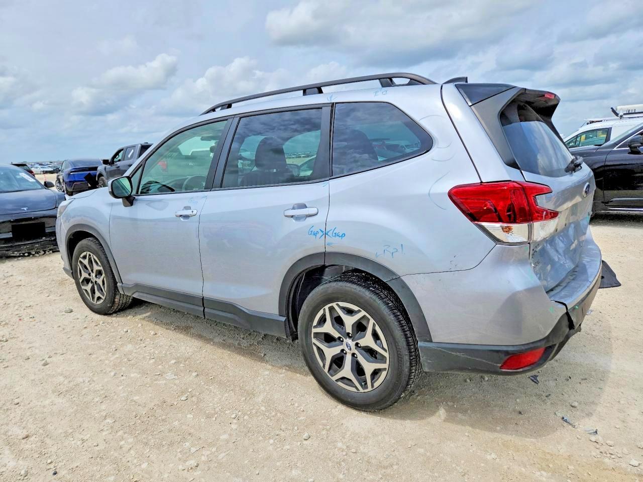 2024 Subaru Forester Premium - Фото 2