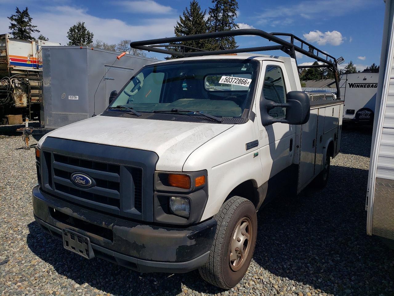 2010 Ford Econoline E350 Super Duty Cutaway Van