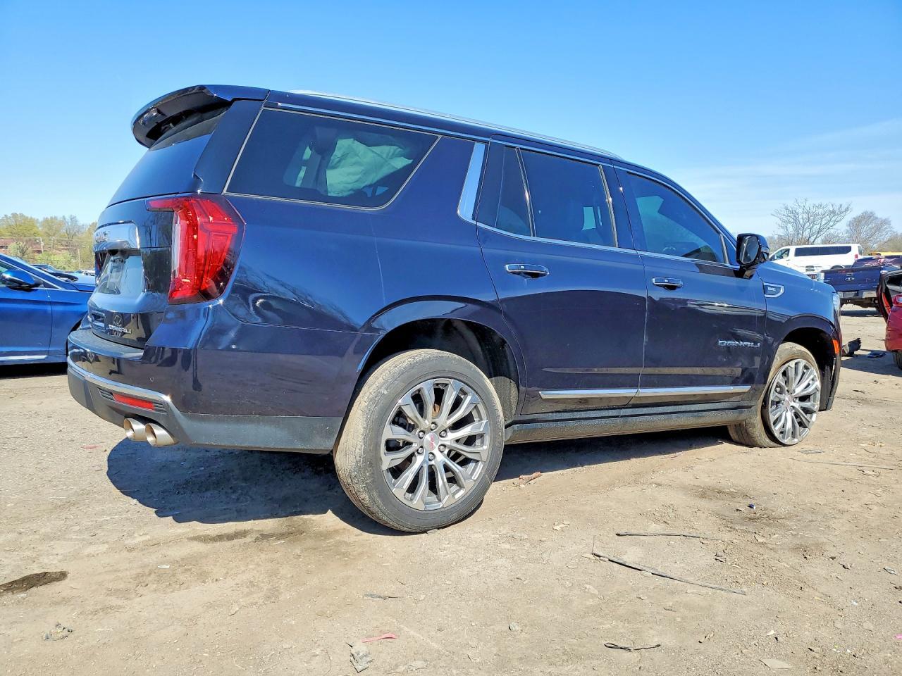 2021 GMC Yukon Denali - Image 3