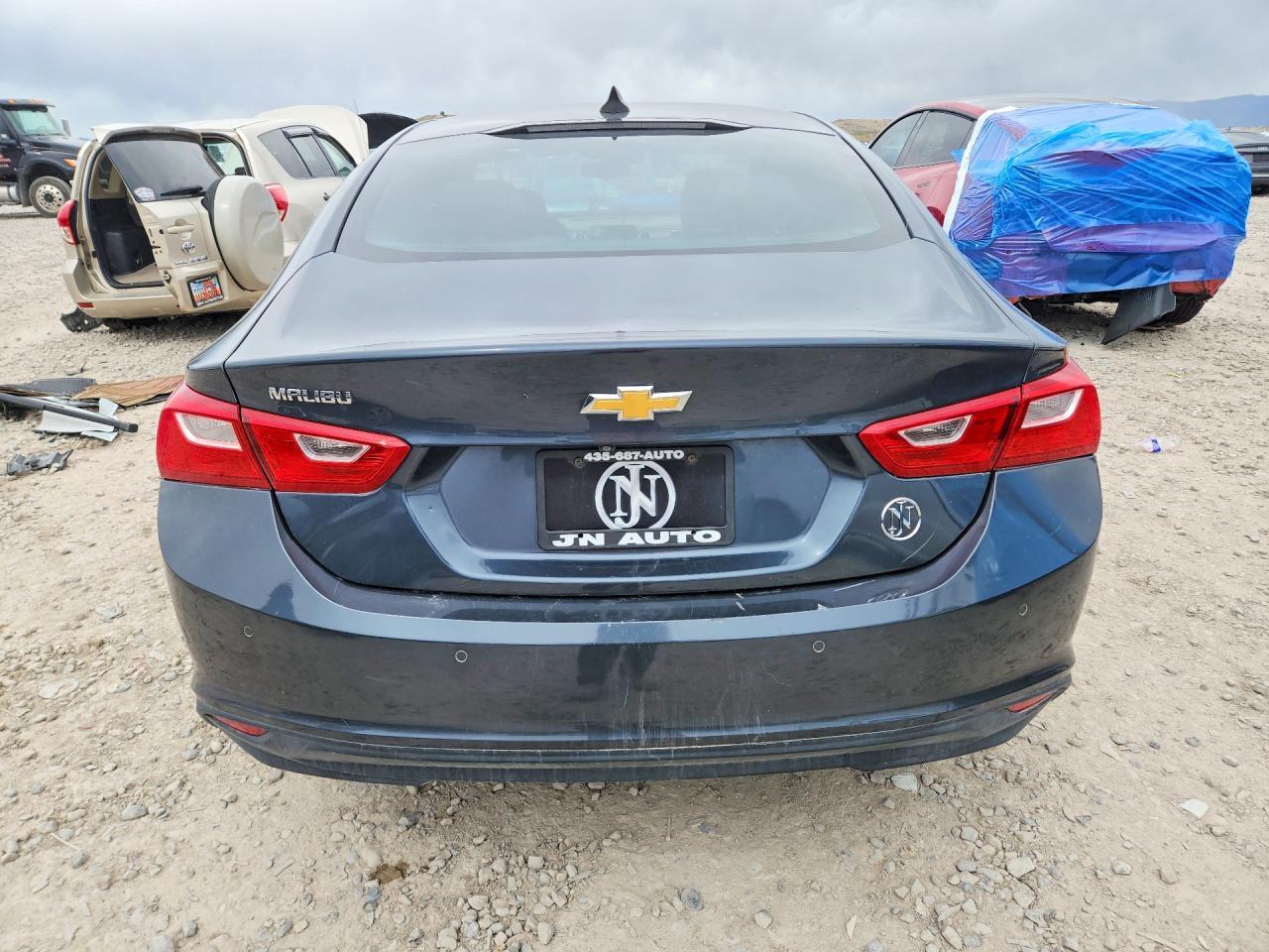 2019 Chev Malibu Ls - Image 6
