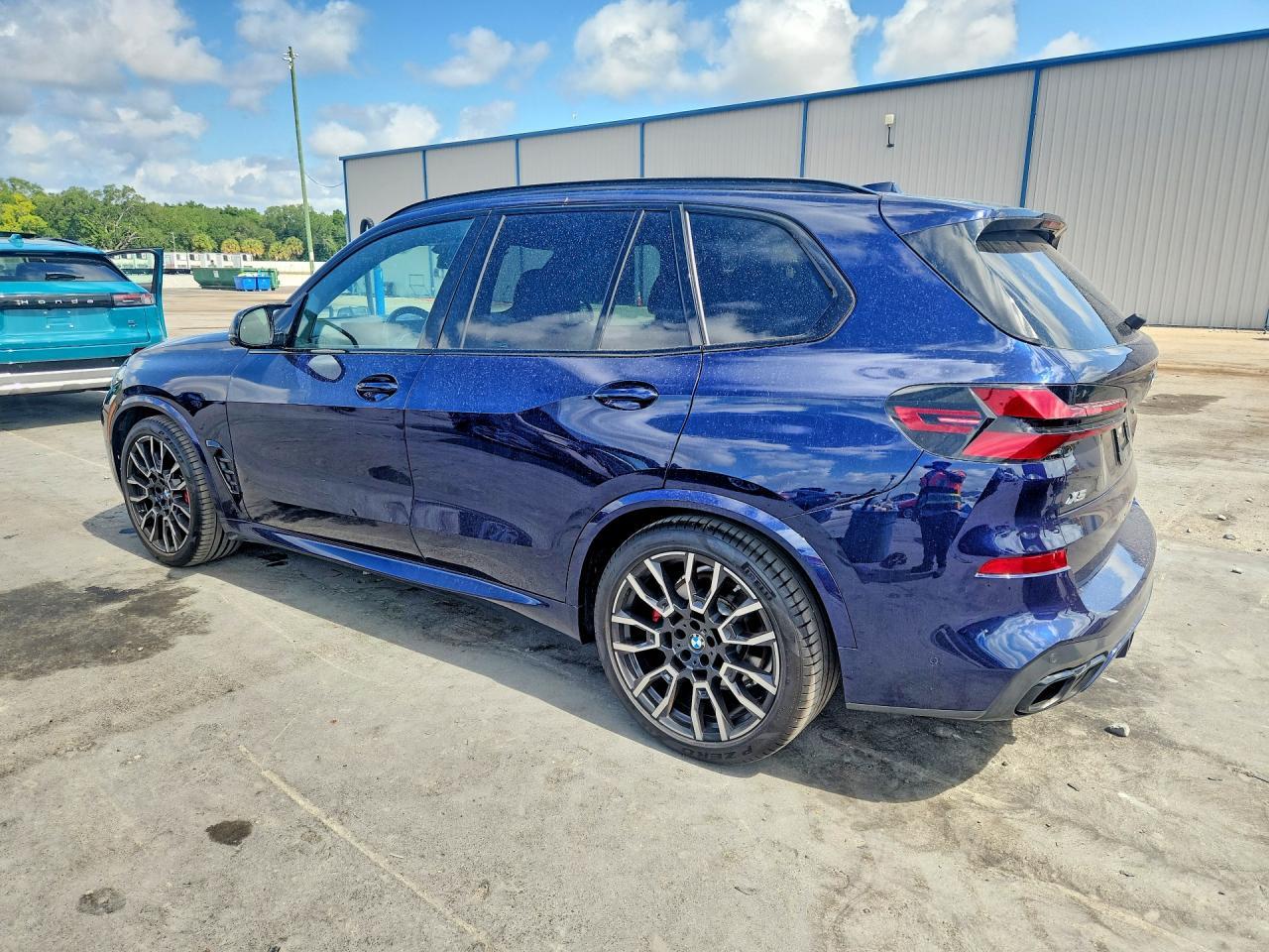 2024 BMW X5 M60I - Фото 2