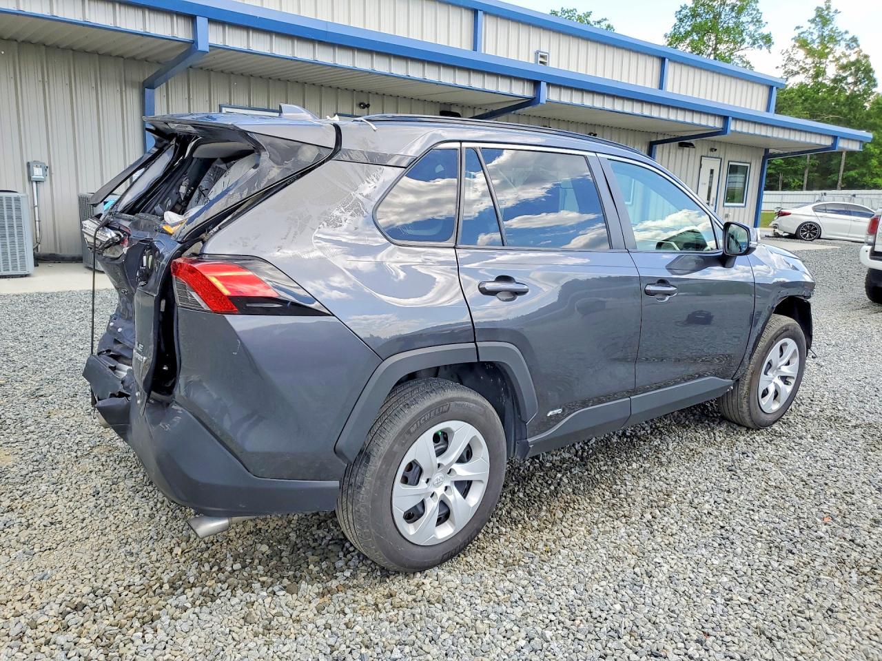 2022 Toyota Rav4 Le - Фото 3