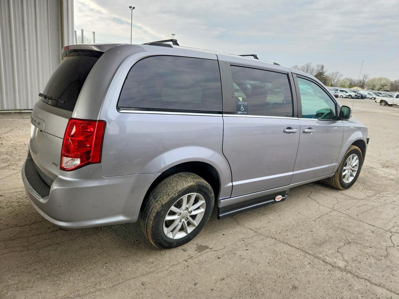 2020 Dodge Grand Caravan Sxt - Фото 3