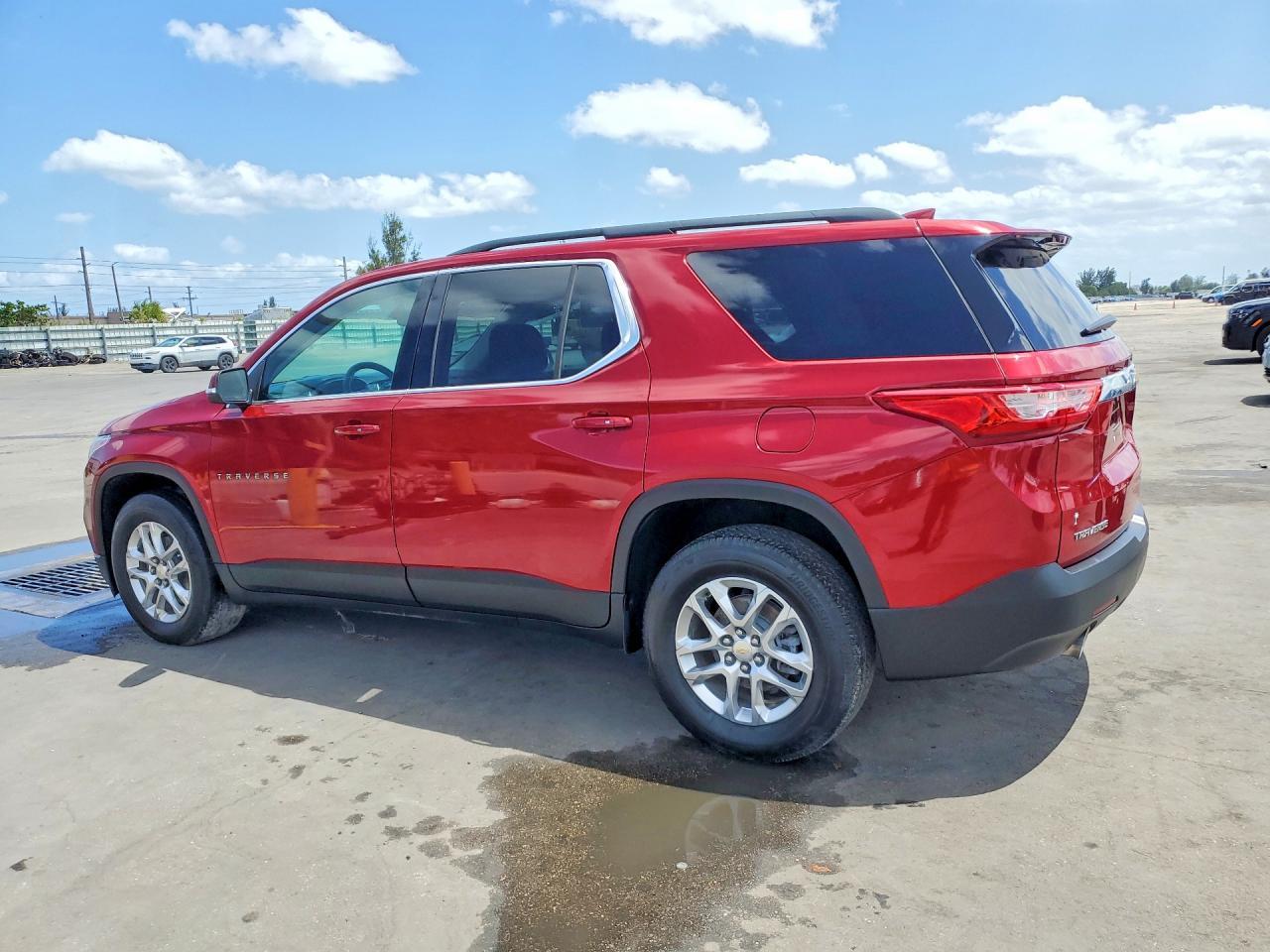 2021 Chevrolet Traverse Lt - Image 2