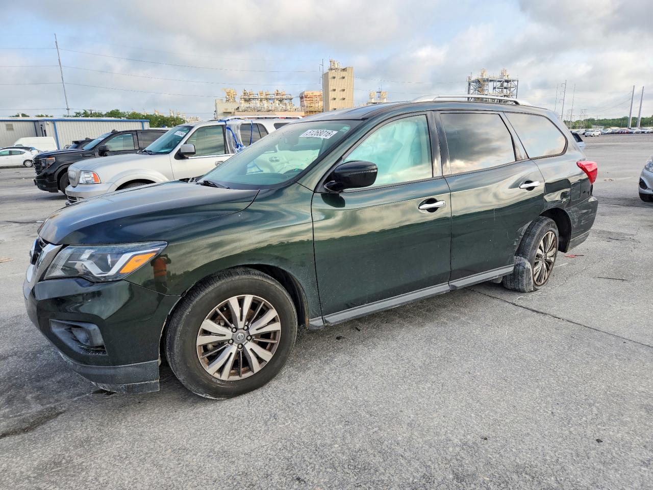 2020 Nissan Pathfinder Sv