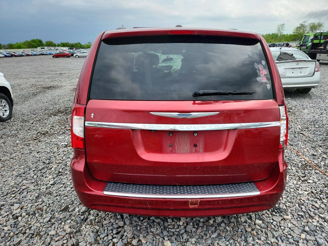 2014 Chrysler Town & Country Touring - Фото 6