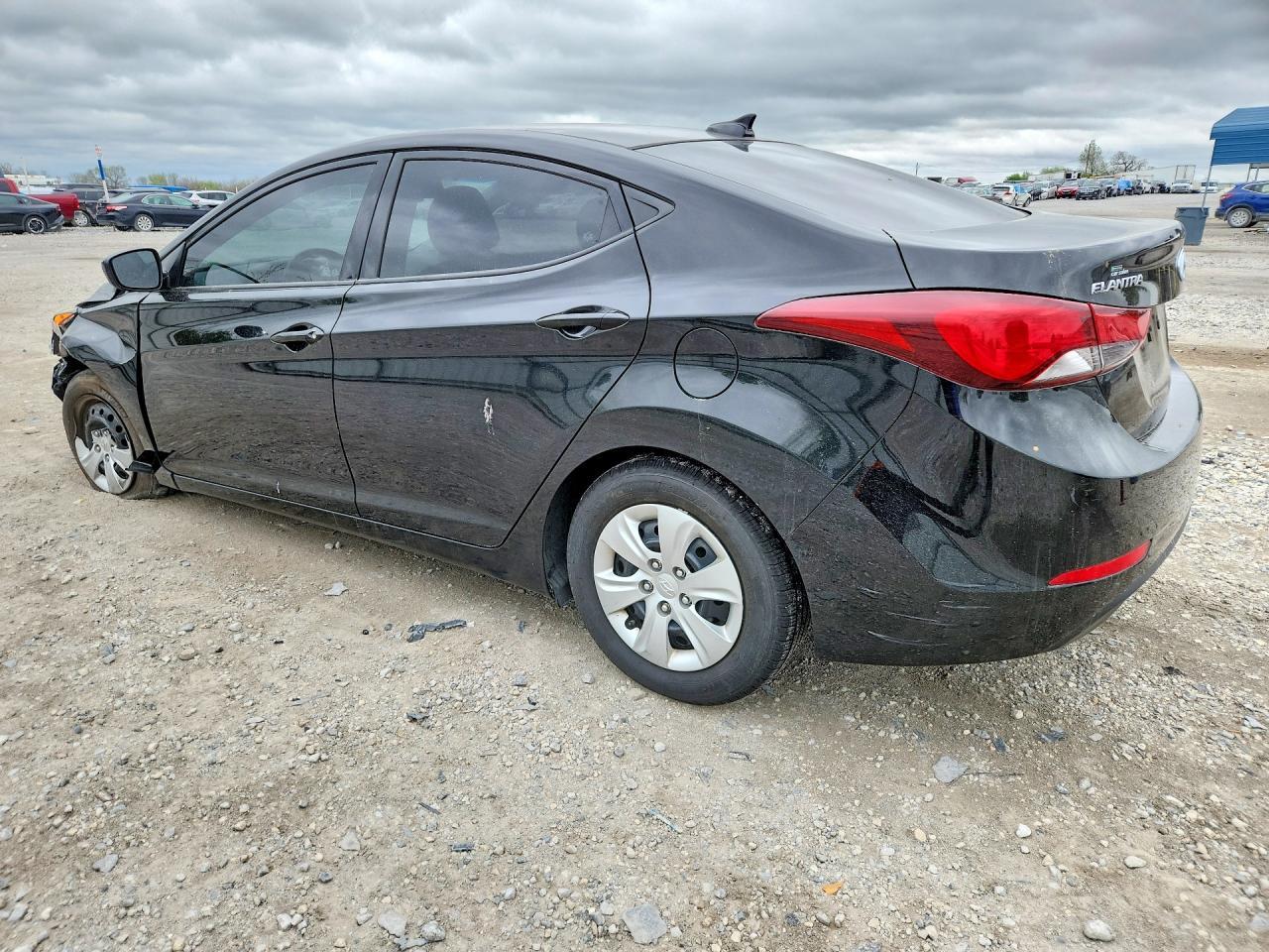 2016 Hyundai Elantra Se - Image 2
