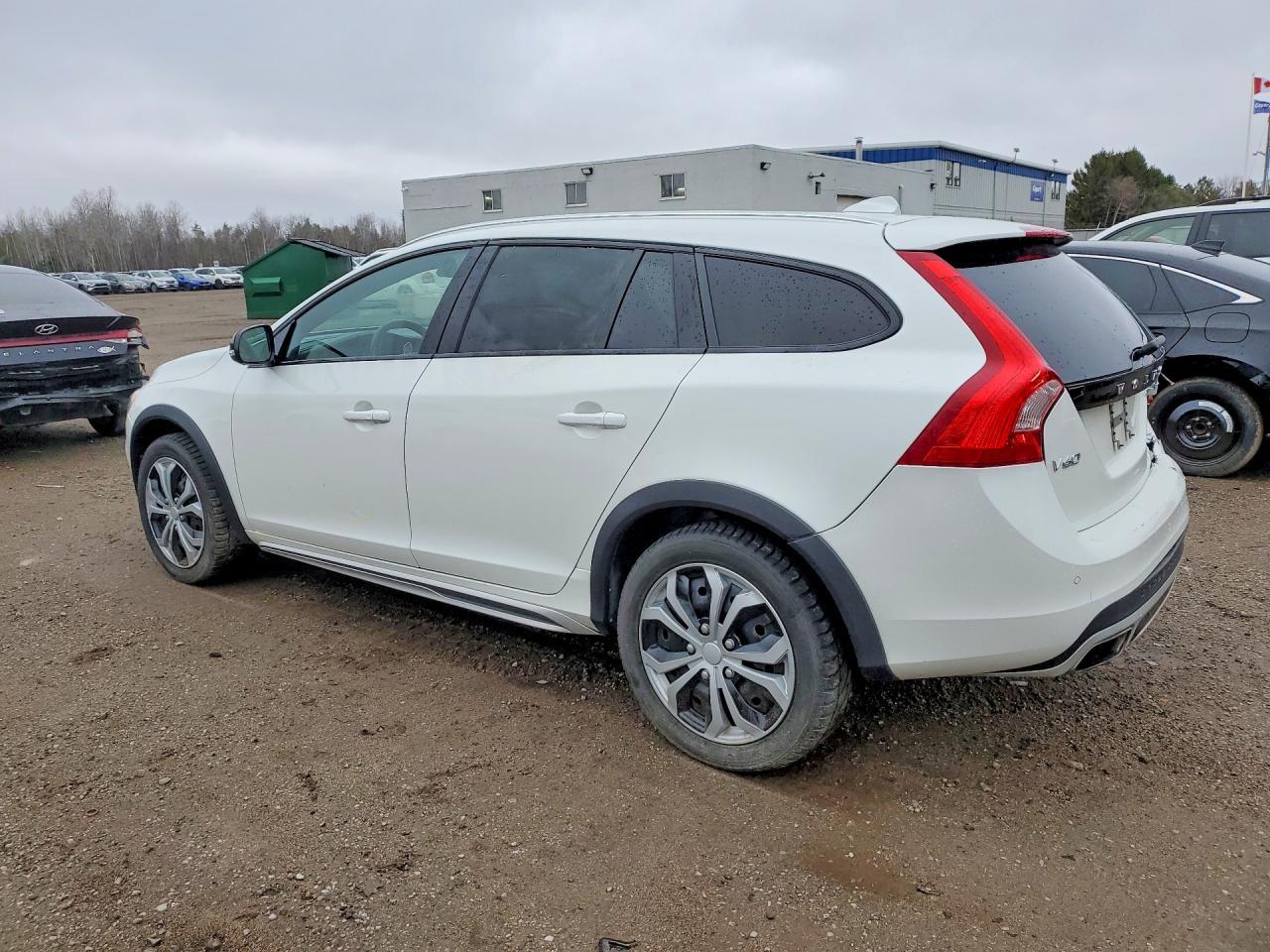 2018 Volvo V60 Cross Country Premier - Фото 2