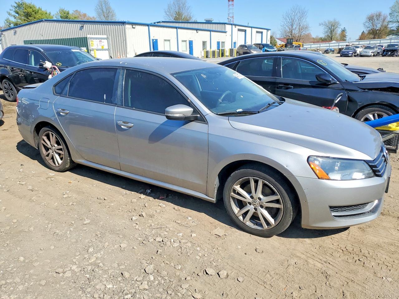 2014 Volkswagen Passat S - Фото 4