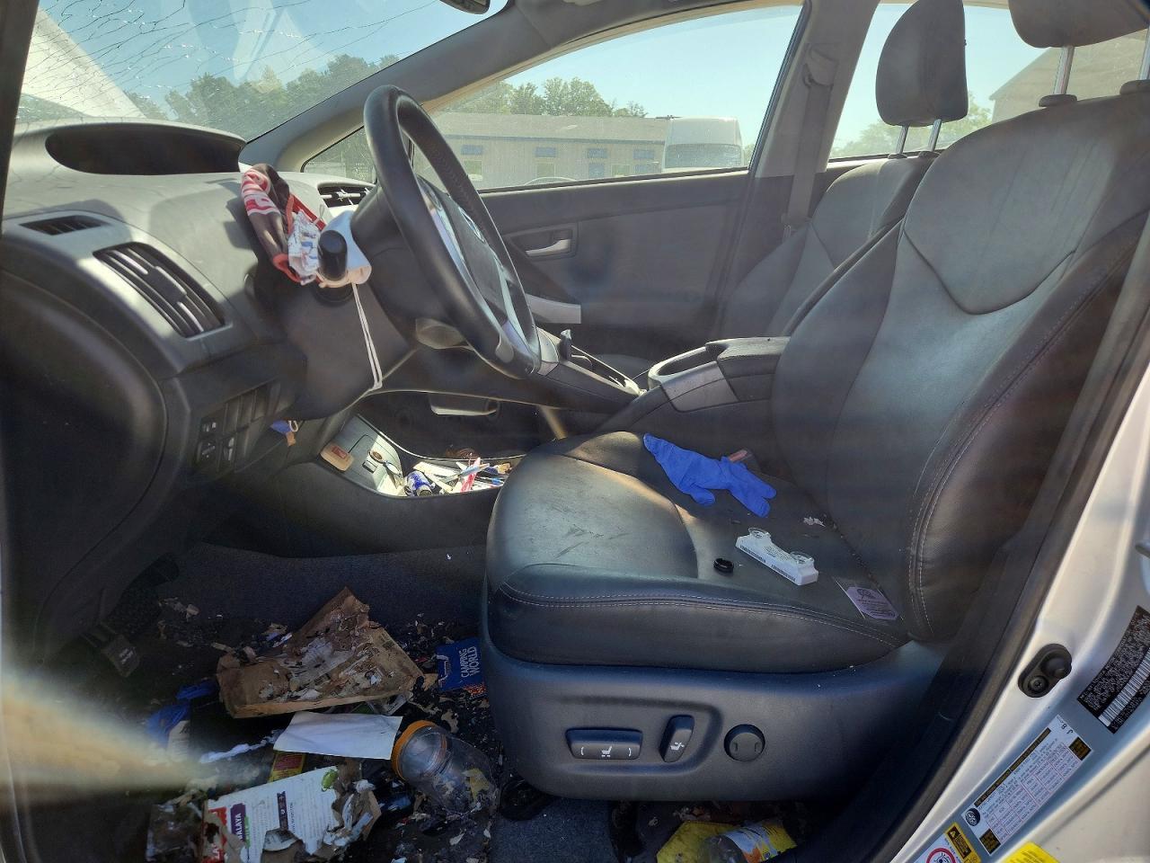2015 Toyota Prius Four - Image 7