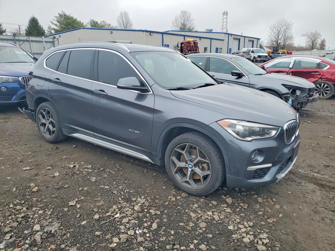 2017 BMW X1 xDrive28I - Фото 4