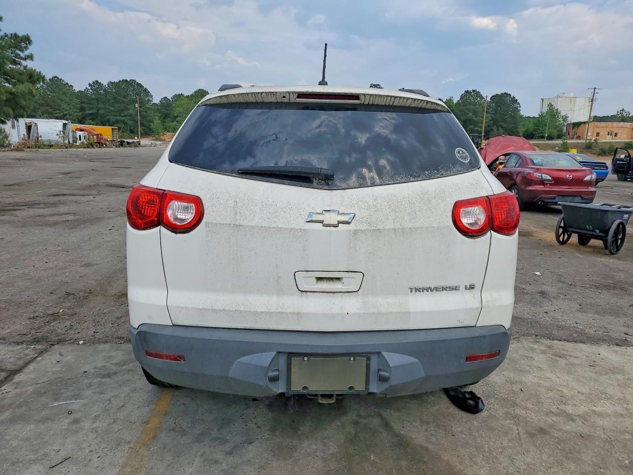2011 Chevrolet Traverse Ls - Image 6