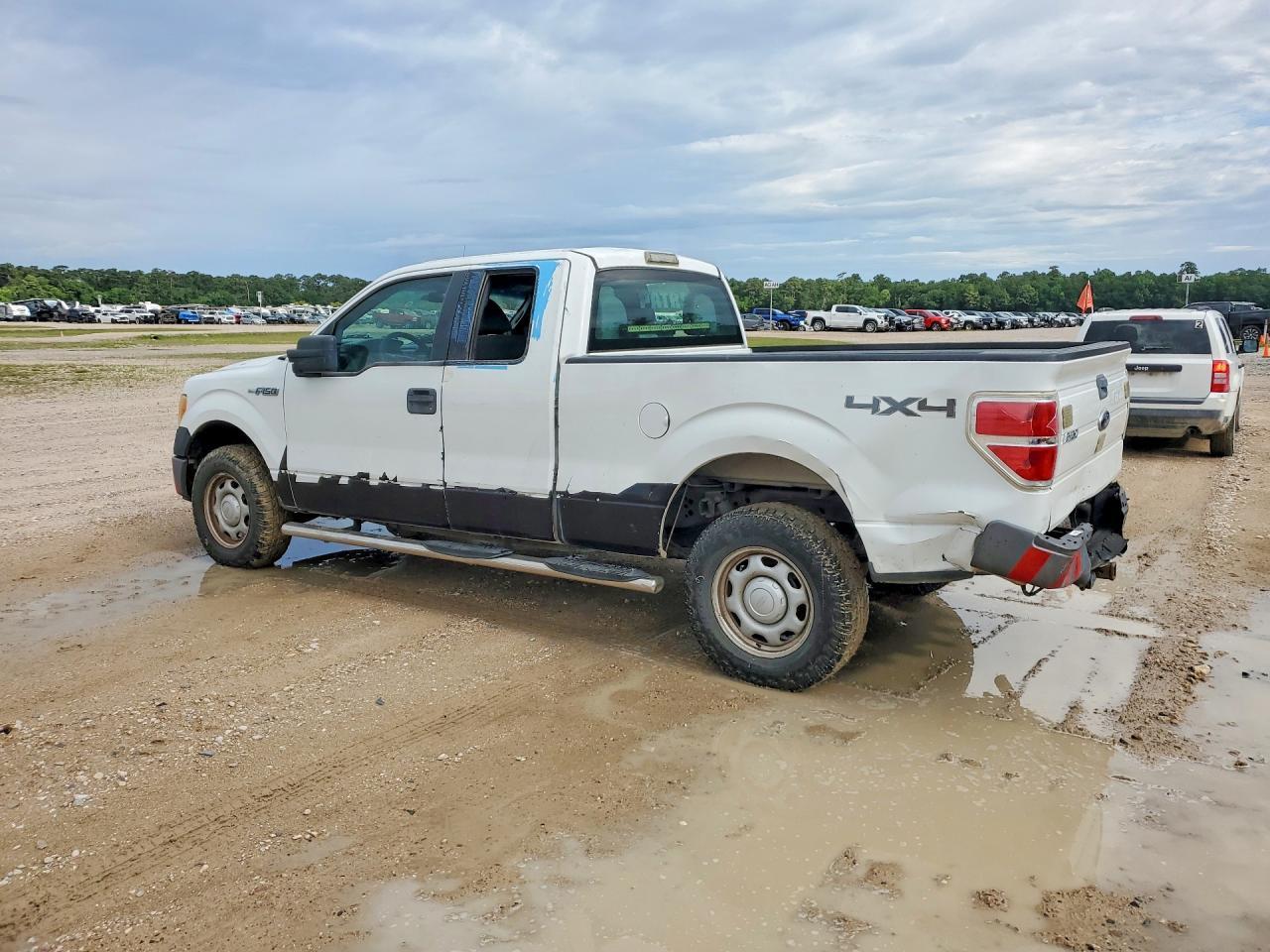 2013 Ford F150 Super Cab - Фото 2