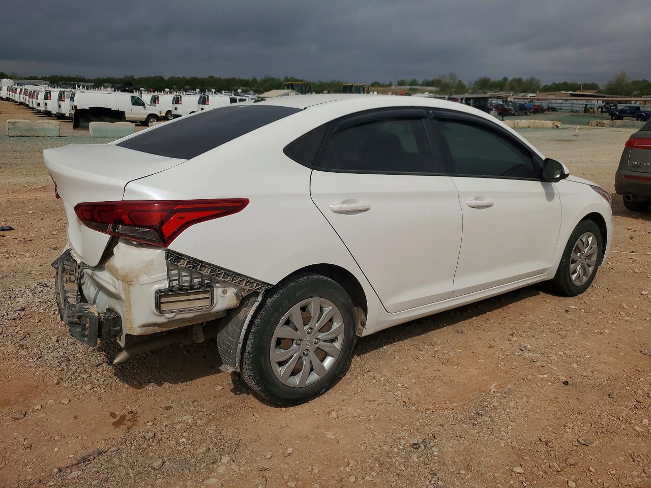2022 Hyundai Accent Se - Фото 3