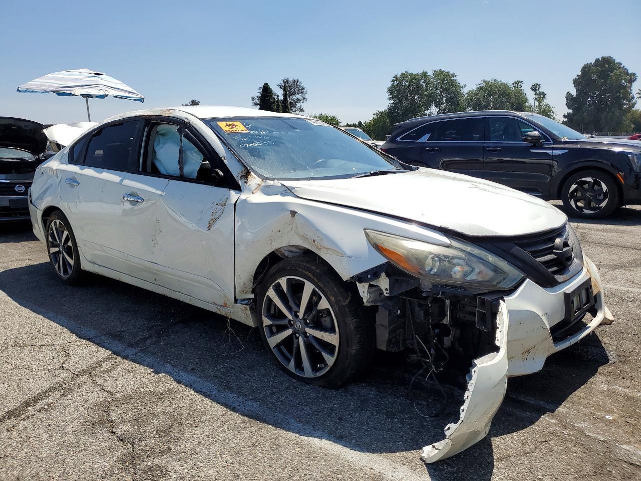 2017 Nissan Altima 2.5 Sr - Image 4