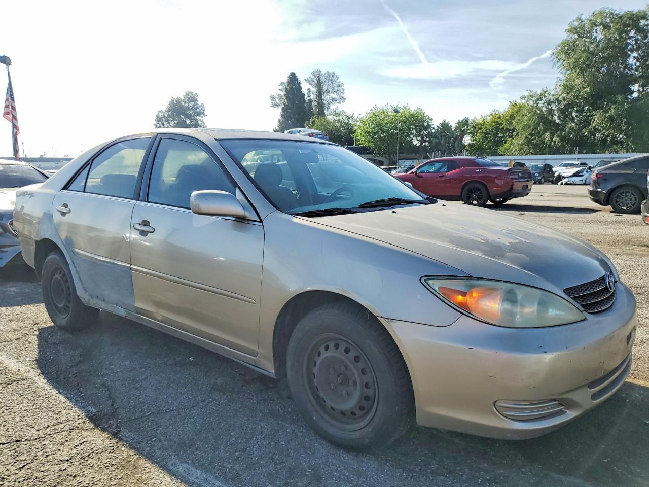 2002 Toyota Camry Le - Image 4