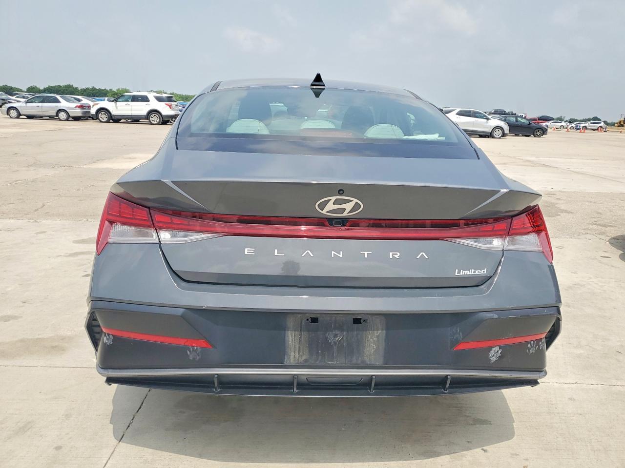 2025 Hyundai Elantra Limited - Фото 6
