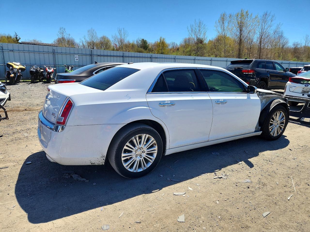 2013 Chrysler 300C - Image 3