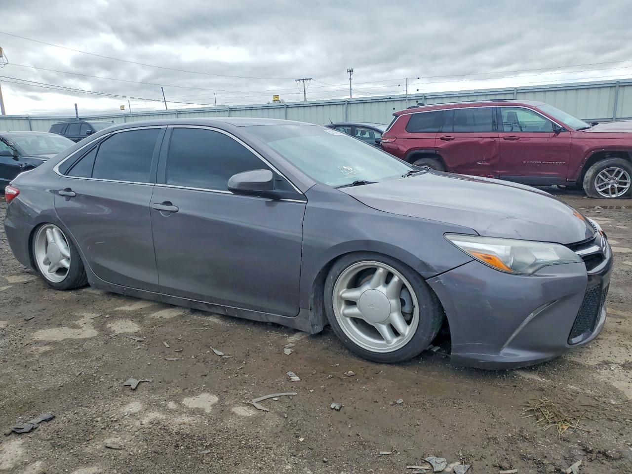 2017 Toyota Camry Se - Фото 4