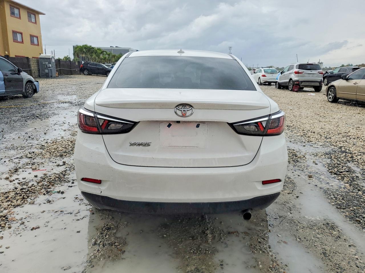 2019 Toyota Yaris Le - Image 6