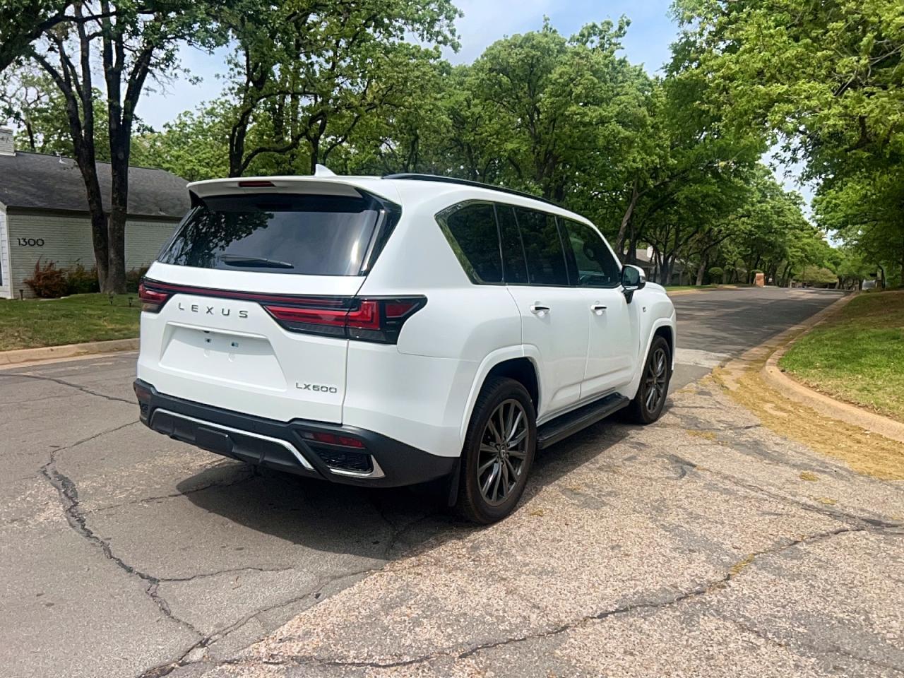 2024 Lexus Lx 600 F Sport Handling - Фото 4
