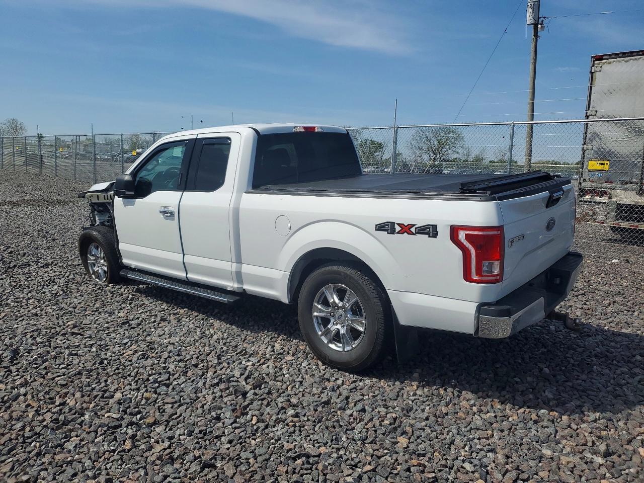 2016 Ford F150 Super Cab - Фото 2