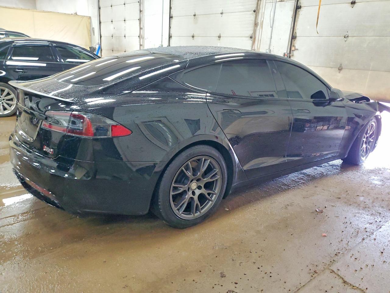 2021 Tesla Model S - Фото 3