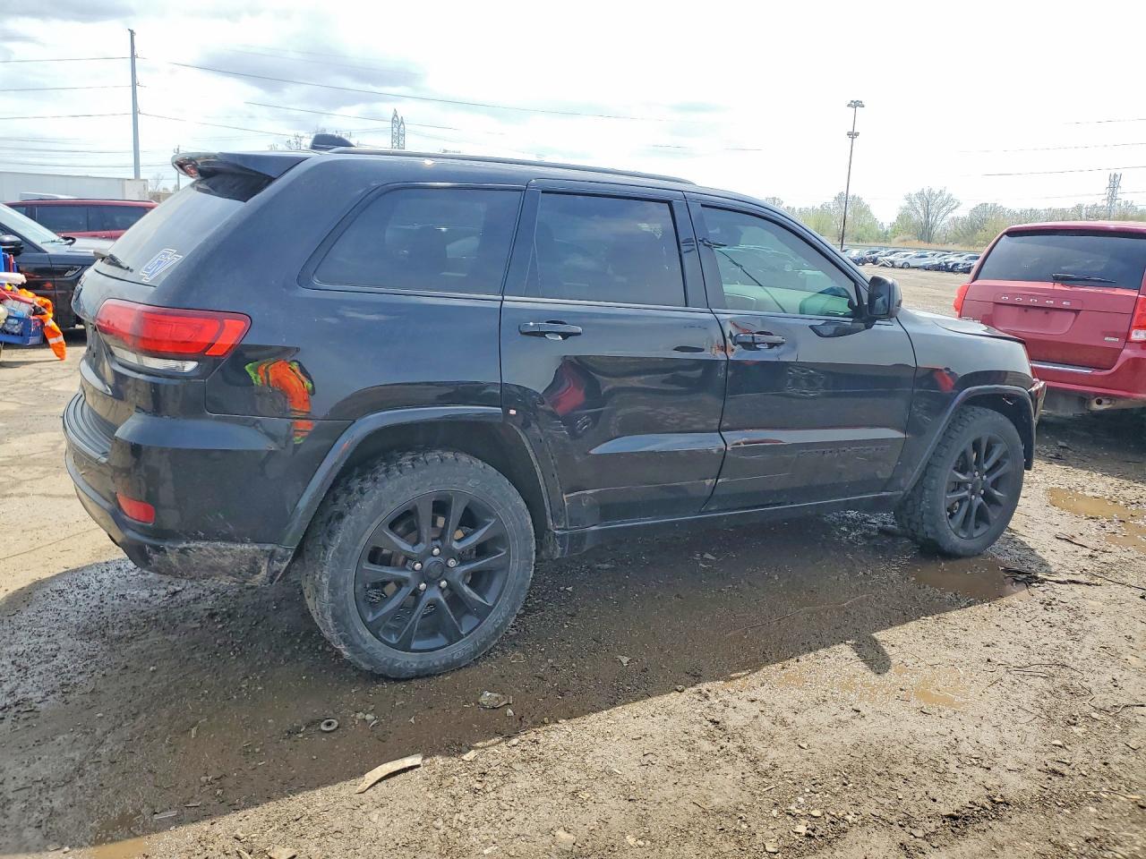 2018 Jeep Grand Cherokee Laredo - Image 3