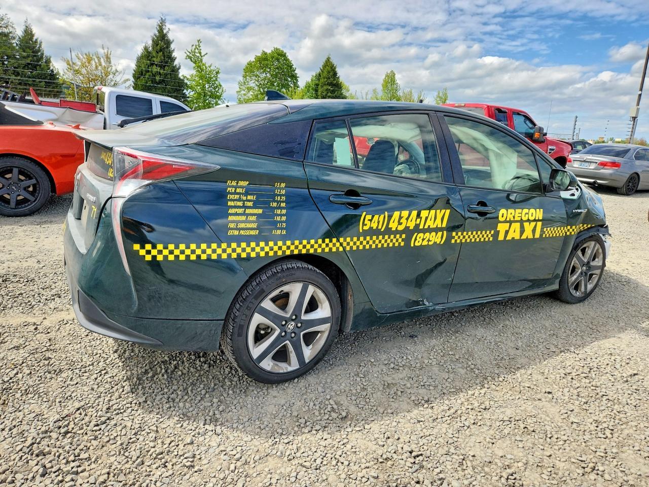 2016 Toyota Prius Three Touring - Фото 3