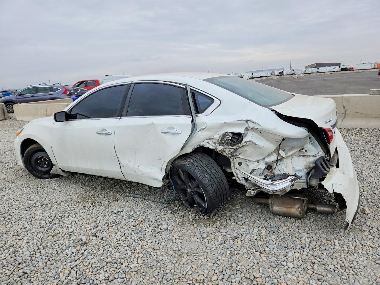 2016 Nissan Altima 2.5 S - Фото 2