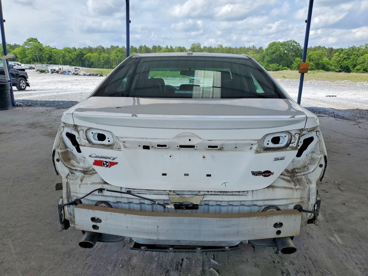 2014 Toyota Camry Se V6 - Image 6