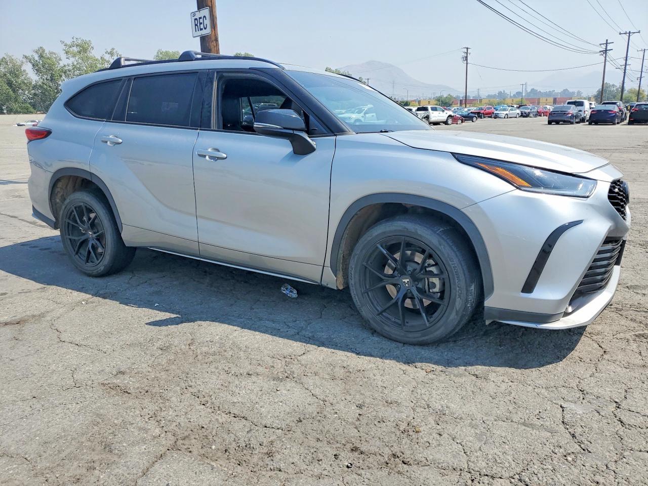 2022 Toyota Highlander Xse - Фото 4