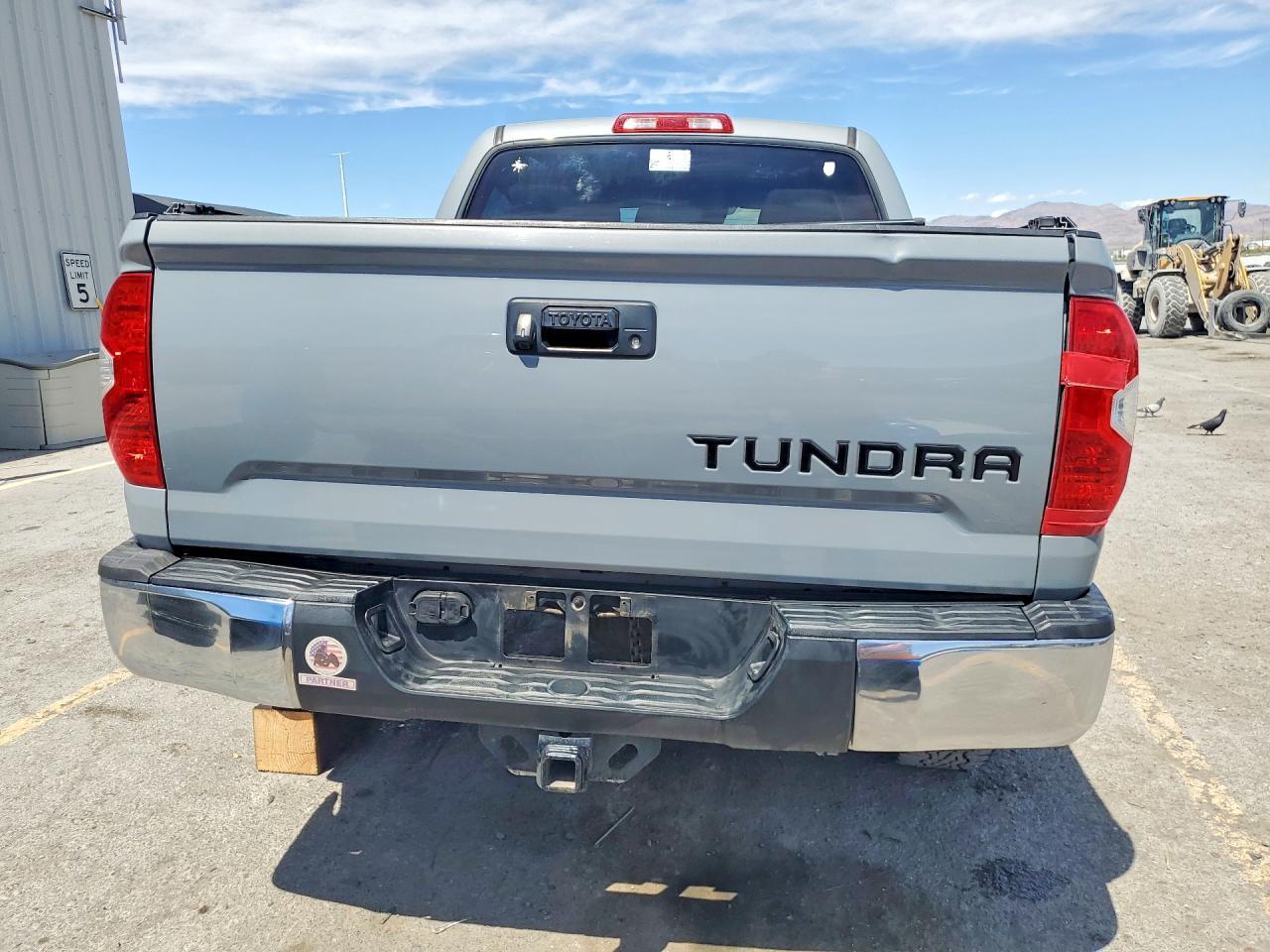 2018 Toyota Tundra Crewmax Sr5 - Image 6