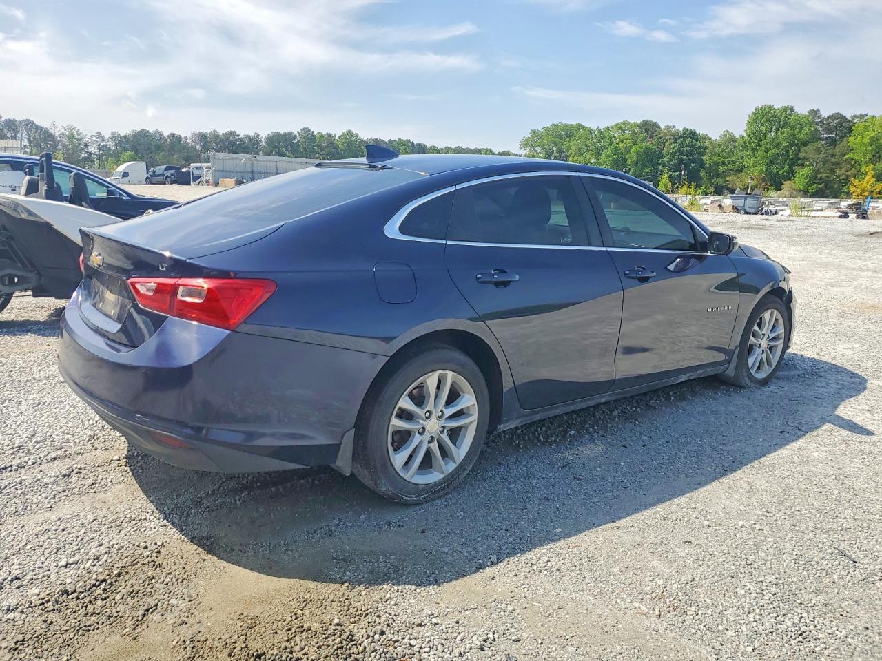 2018 Chevrolet Malibu Lt - Image 3