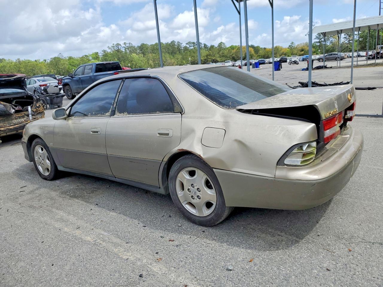 2000 Lexus Es 300 Base - Image 2