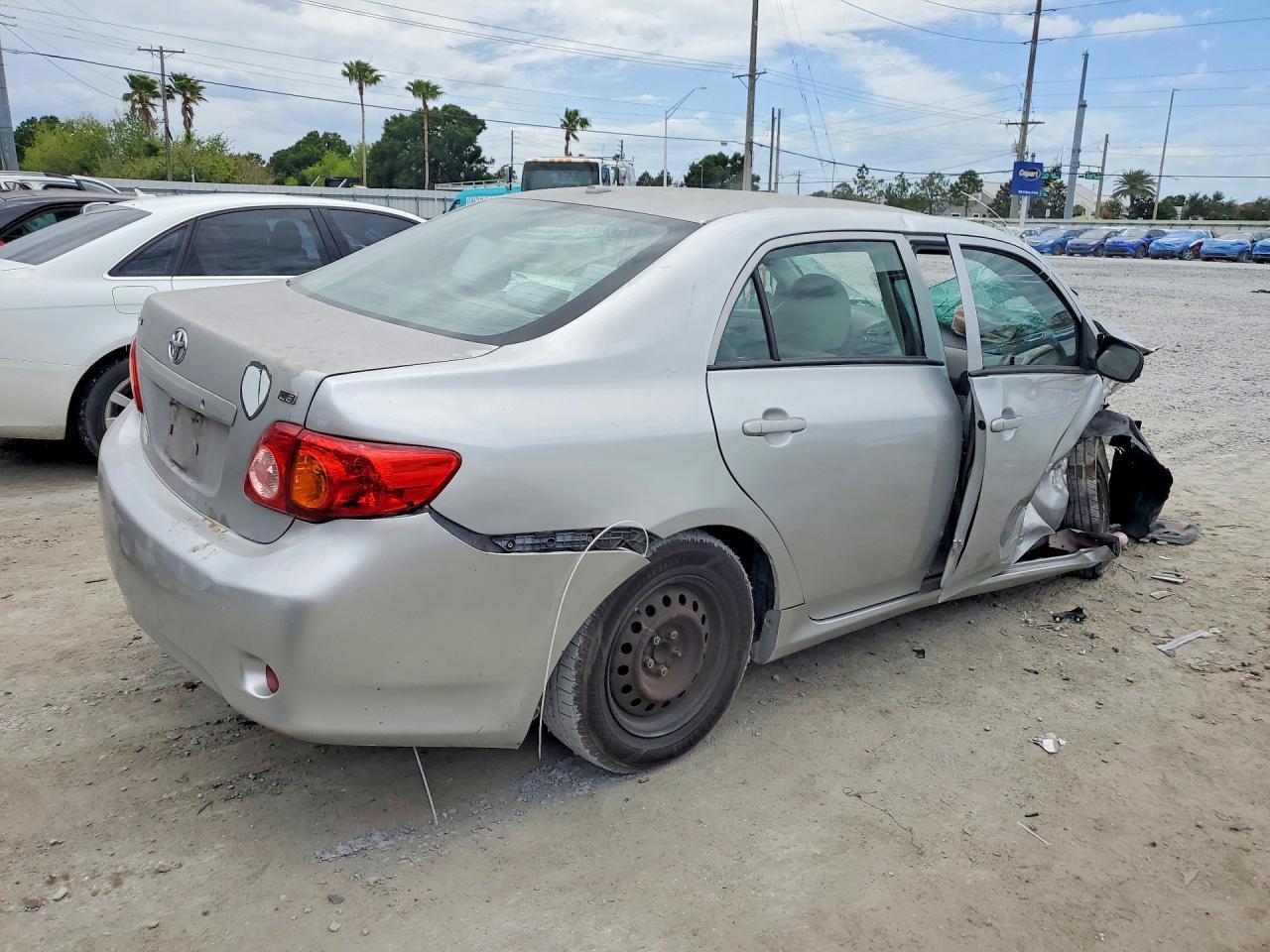 2010 Toyota Corolla Le - Фото 3