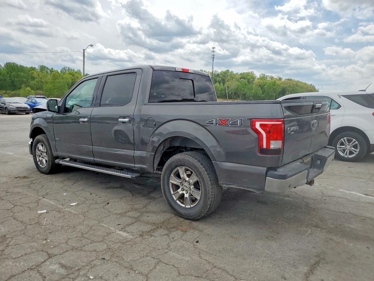 2015 Ford F150 Supercrew - Фото 2