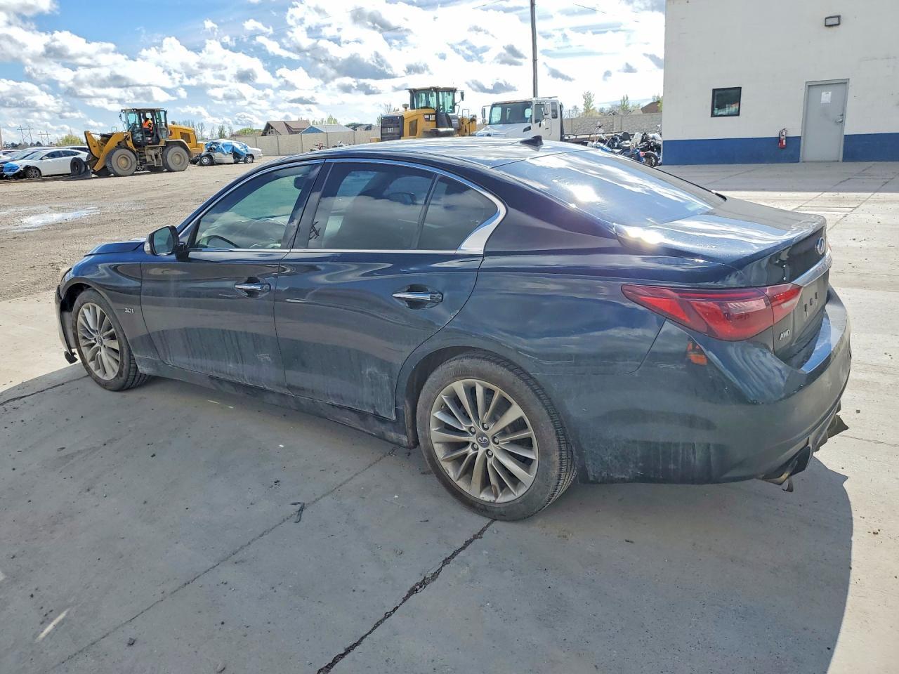 2018 Infiniti Q50 3.0T Luxe - Фото 2