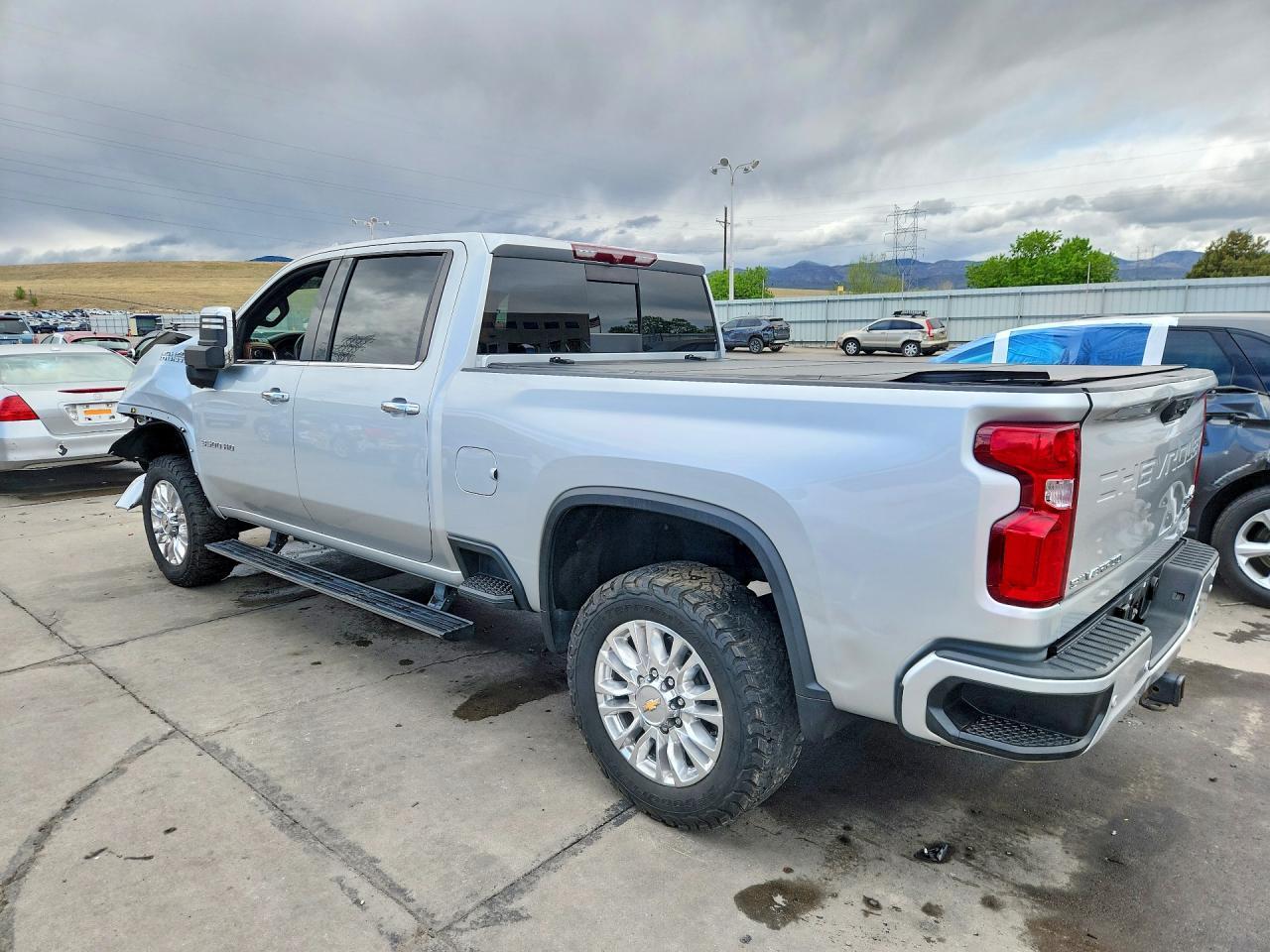 2022 Chevrolet Silverado K3500 High Country - Image 2