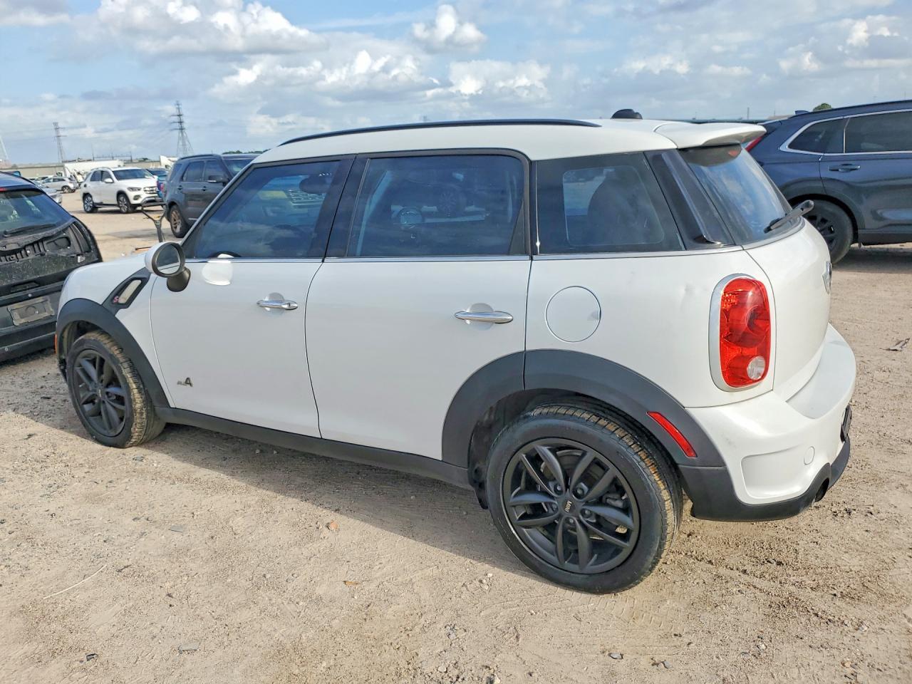 2013 Mini Cooper S Countryman - Image 2