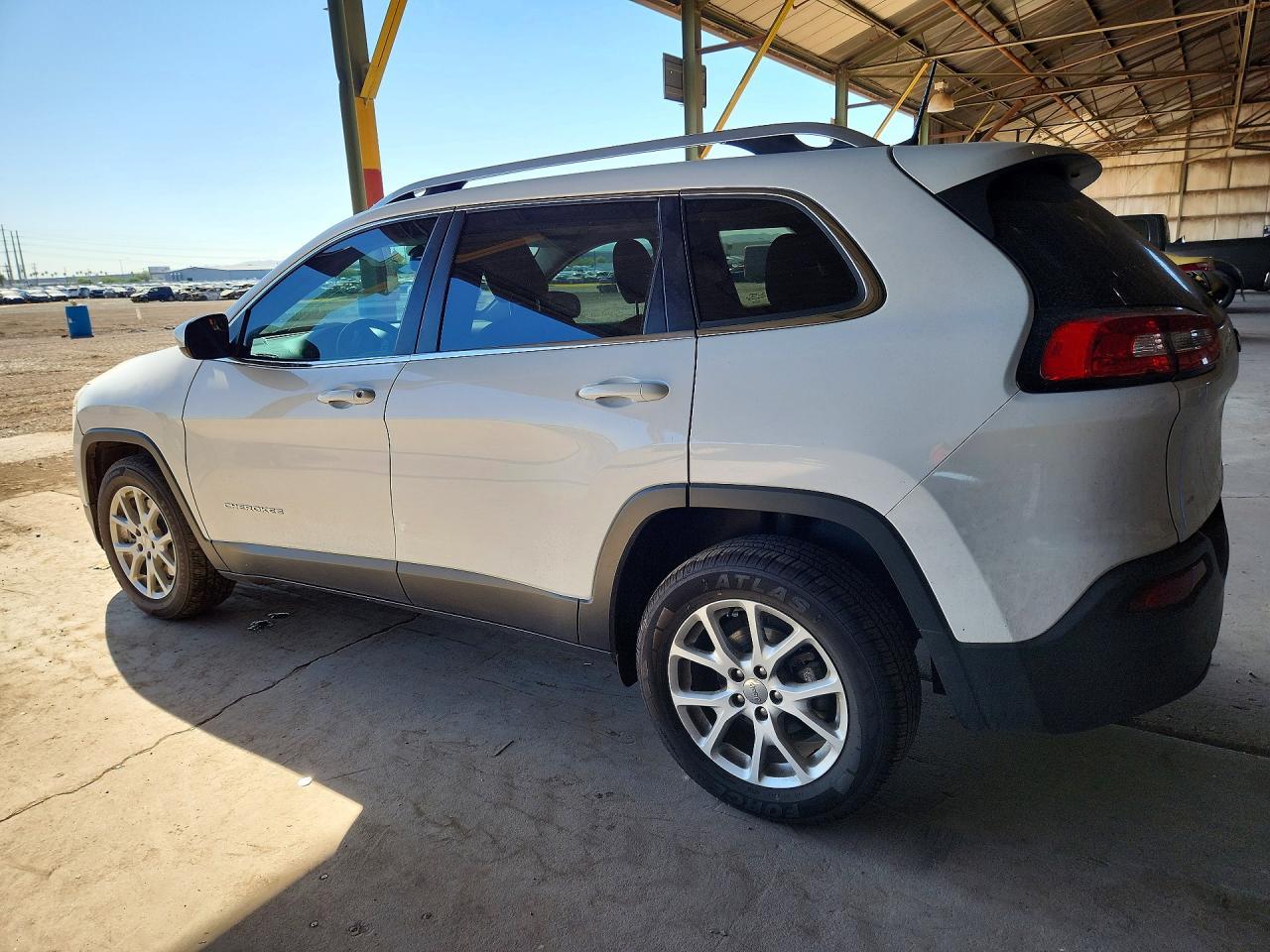 2017 Jeep Cherokee Latitude - Фото 2